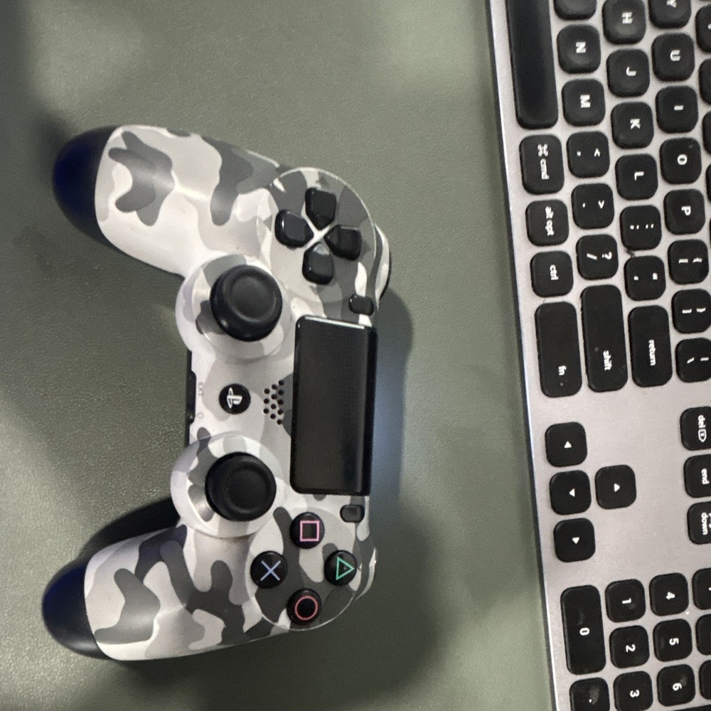 Sony PlayStation DualShock 4 Wireless Controller Gray/White Camo Touchpad